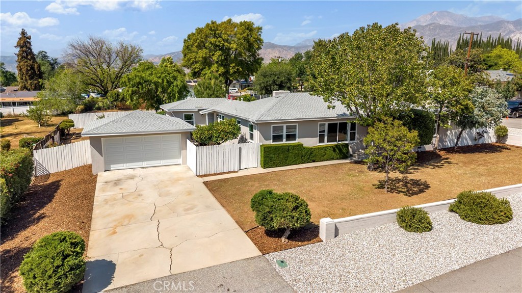 35158 Cedarwood, Yucaipa